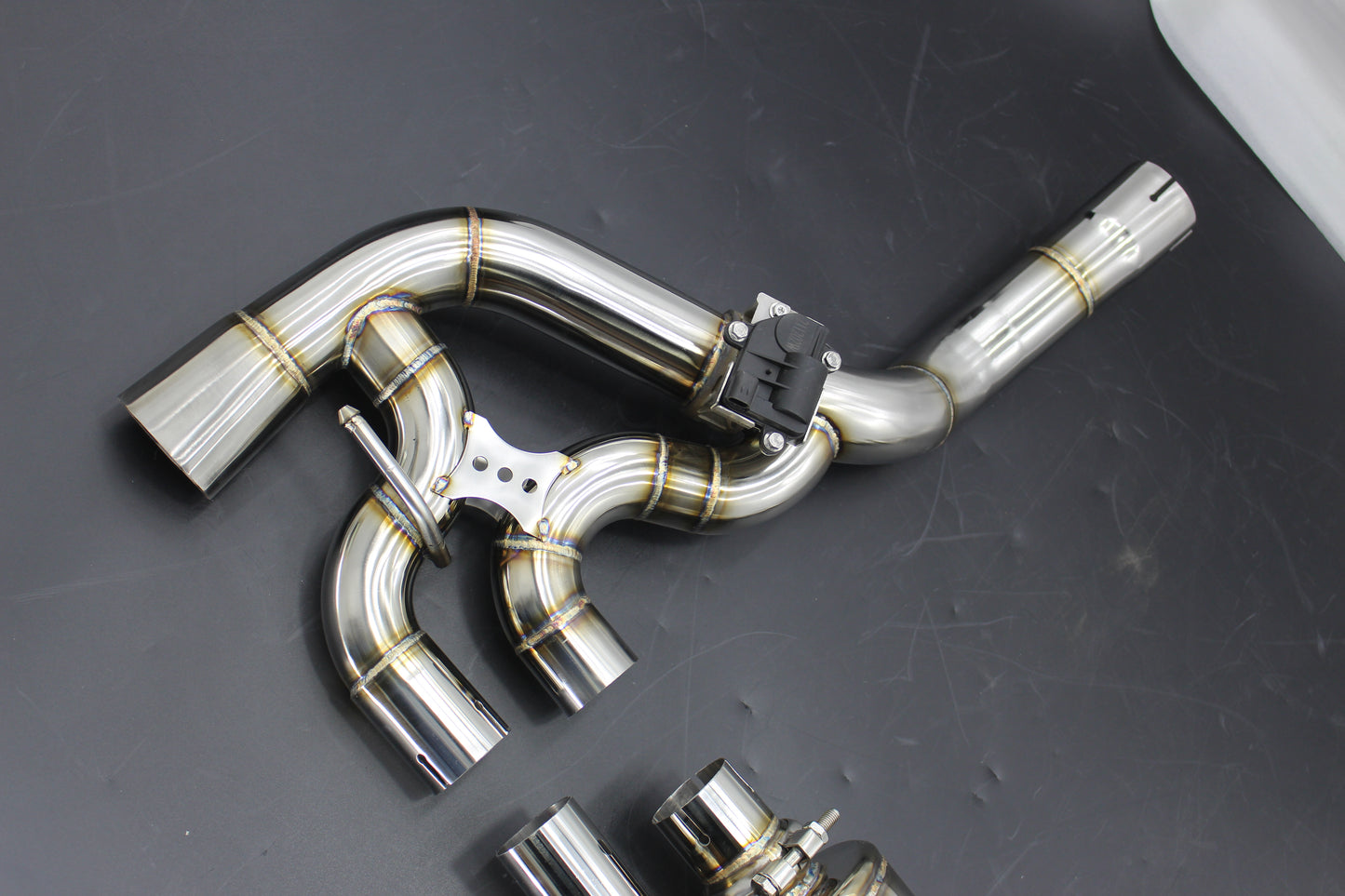 Mercedes-Benz GT/GTS/GTC AMG C190 (2-Door) Control Exhaust System
